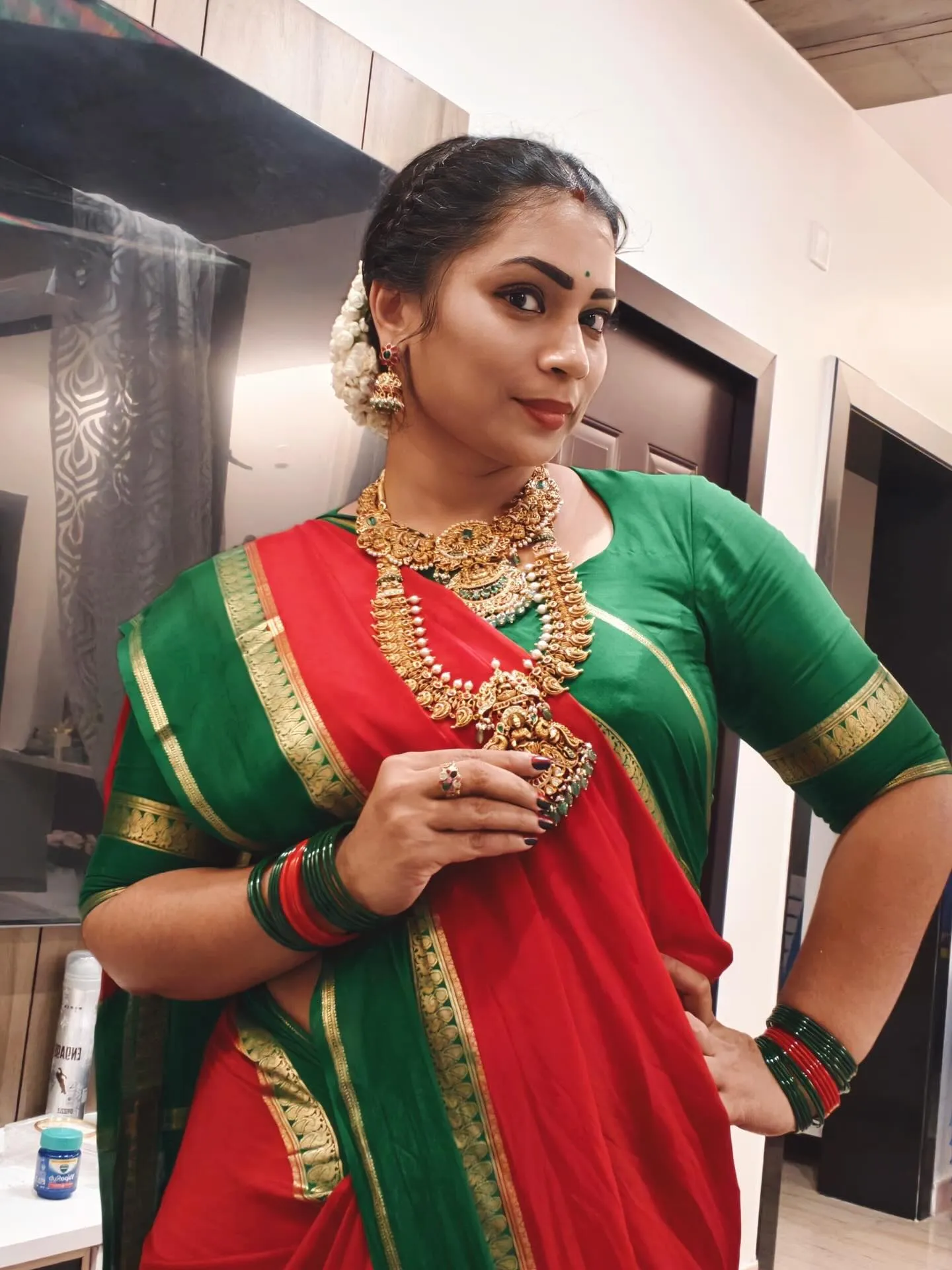 bigg boss divvala madhuri age