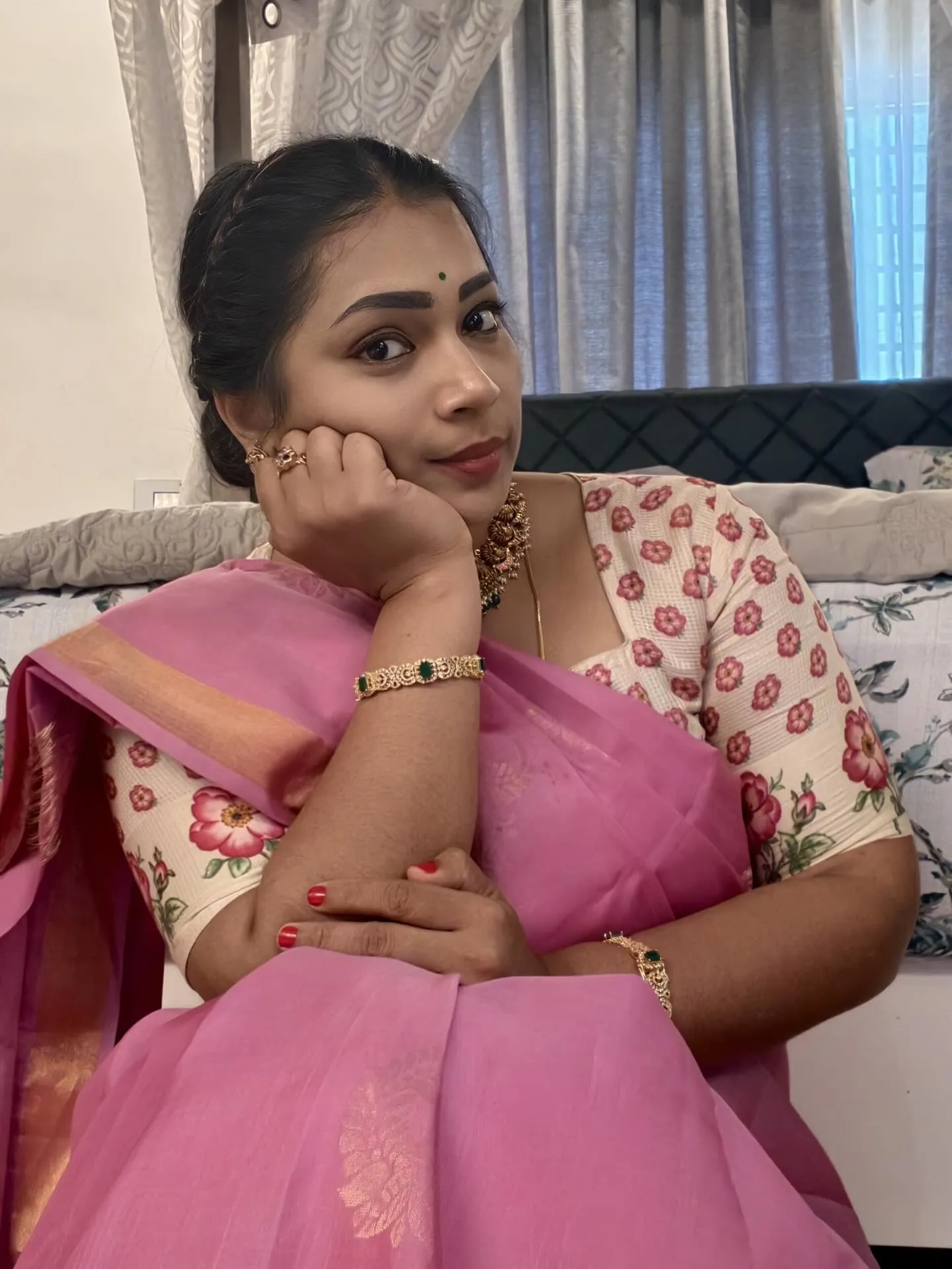 divvala madhuri age date of birth