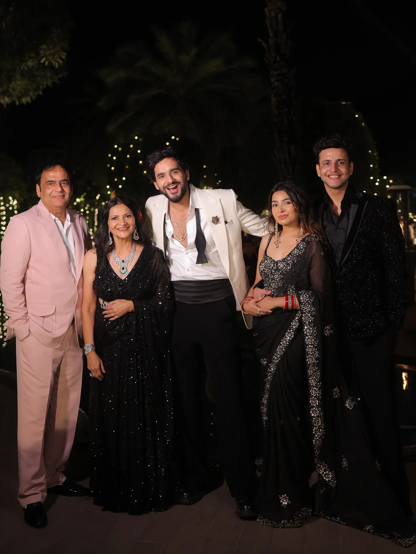 fukra insaan height in feet without shoes