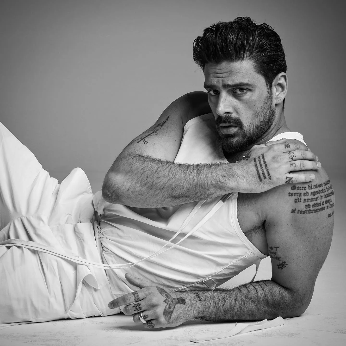 michele morrone height in feet and inches