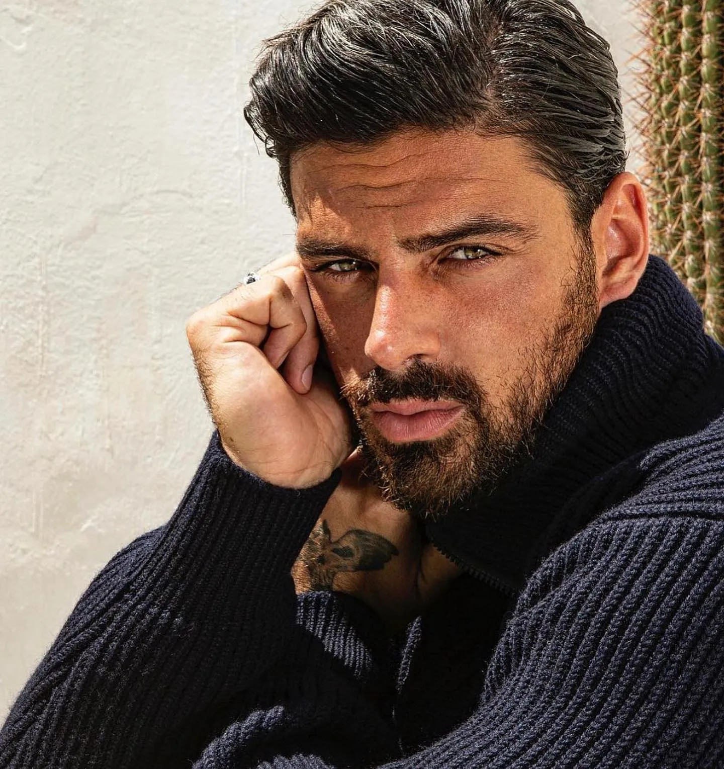 michele morrone height in feet and weight