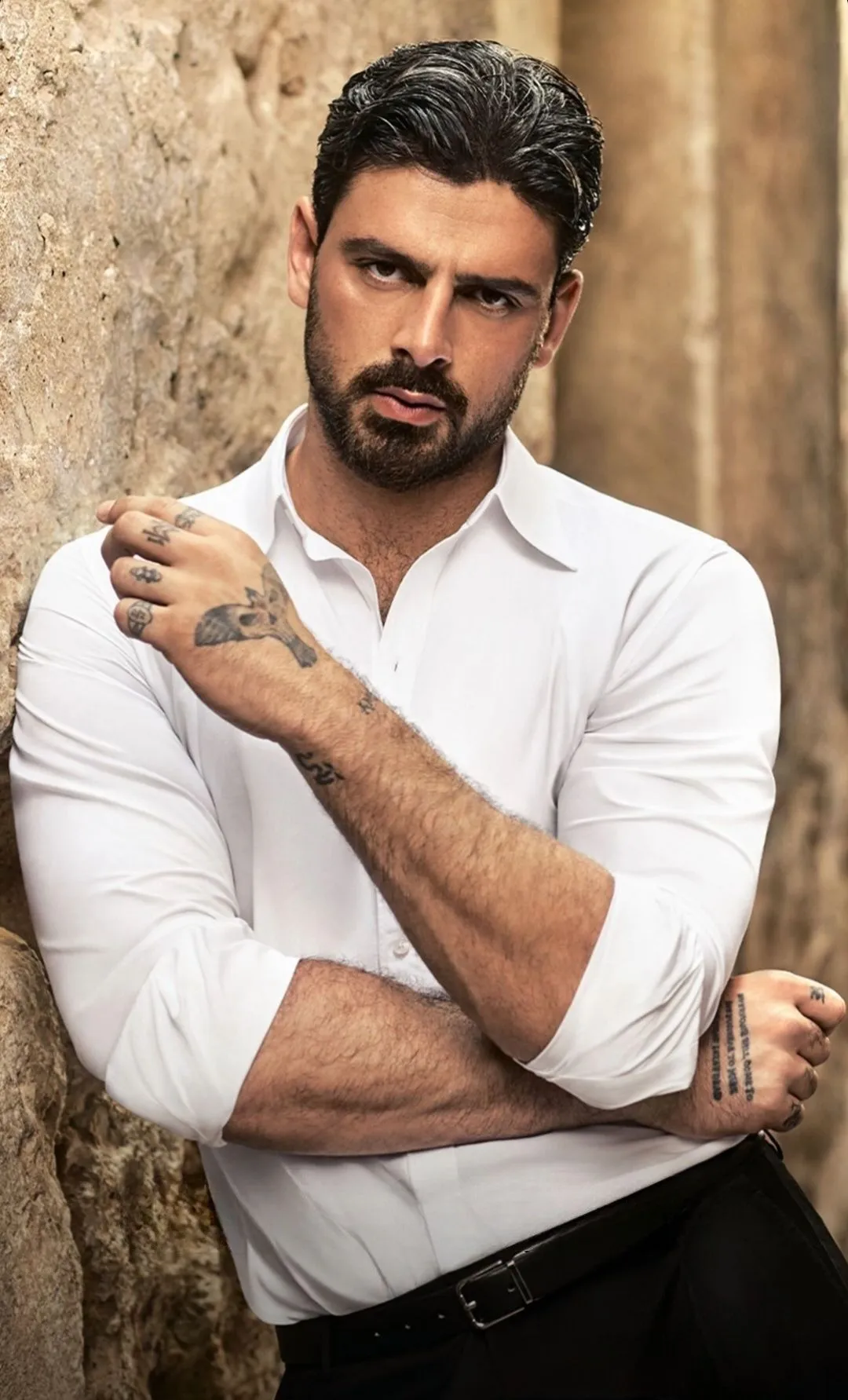 michele morrone height in feet without shoes