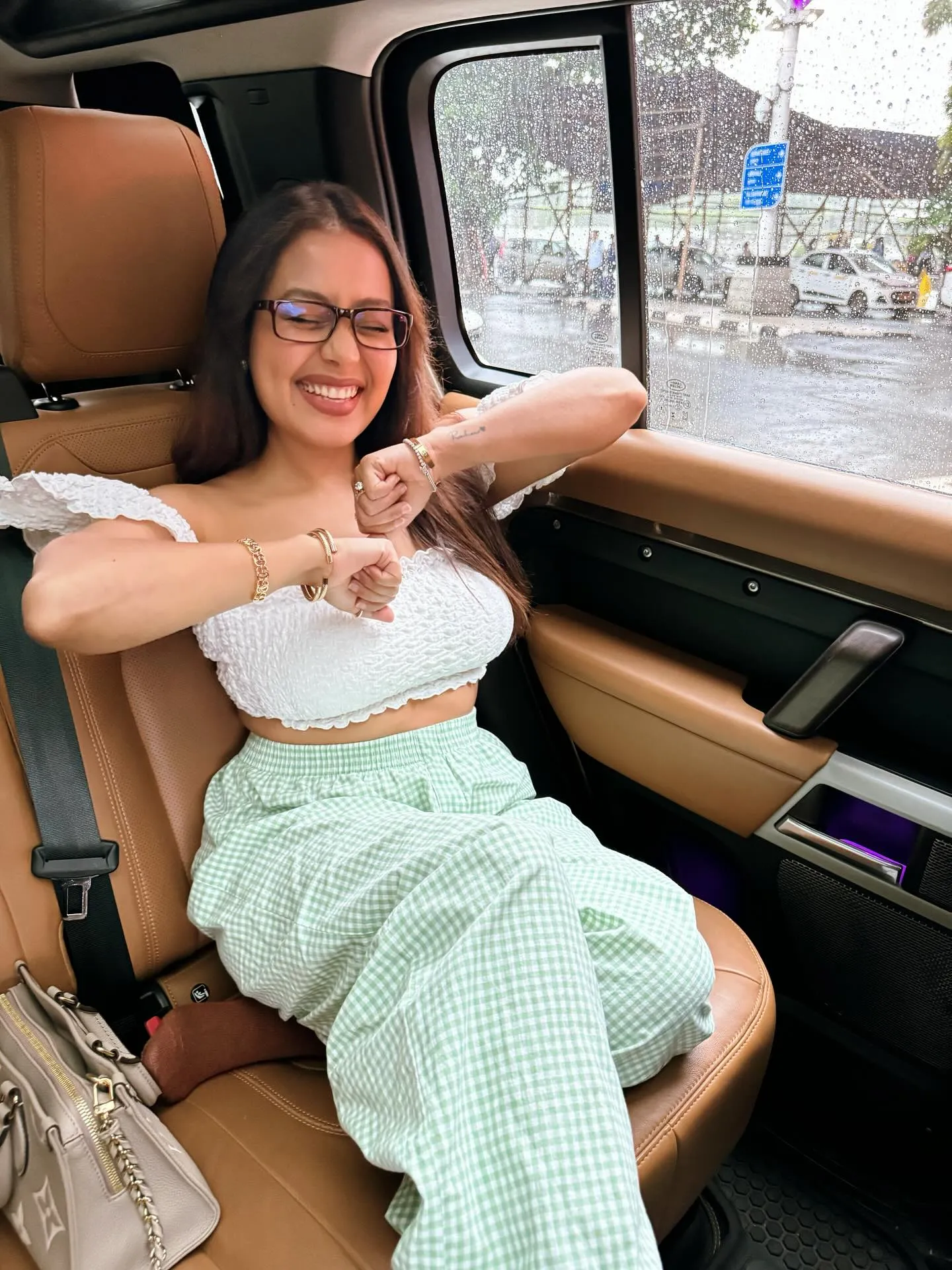 neha kakkar height in feet wikipedia