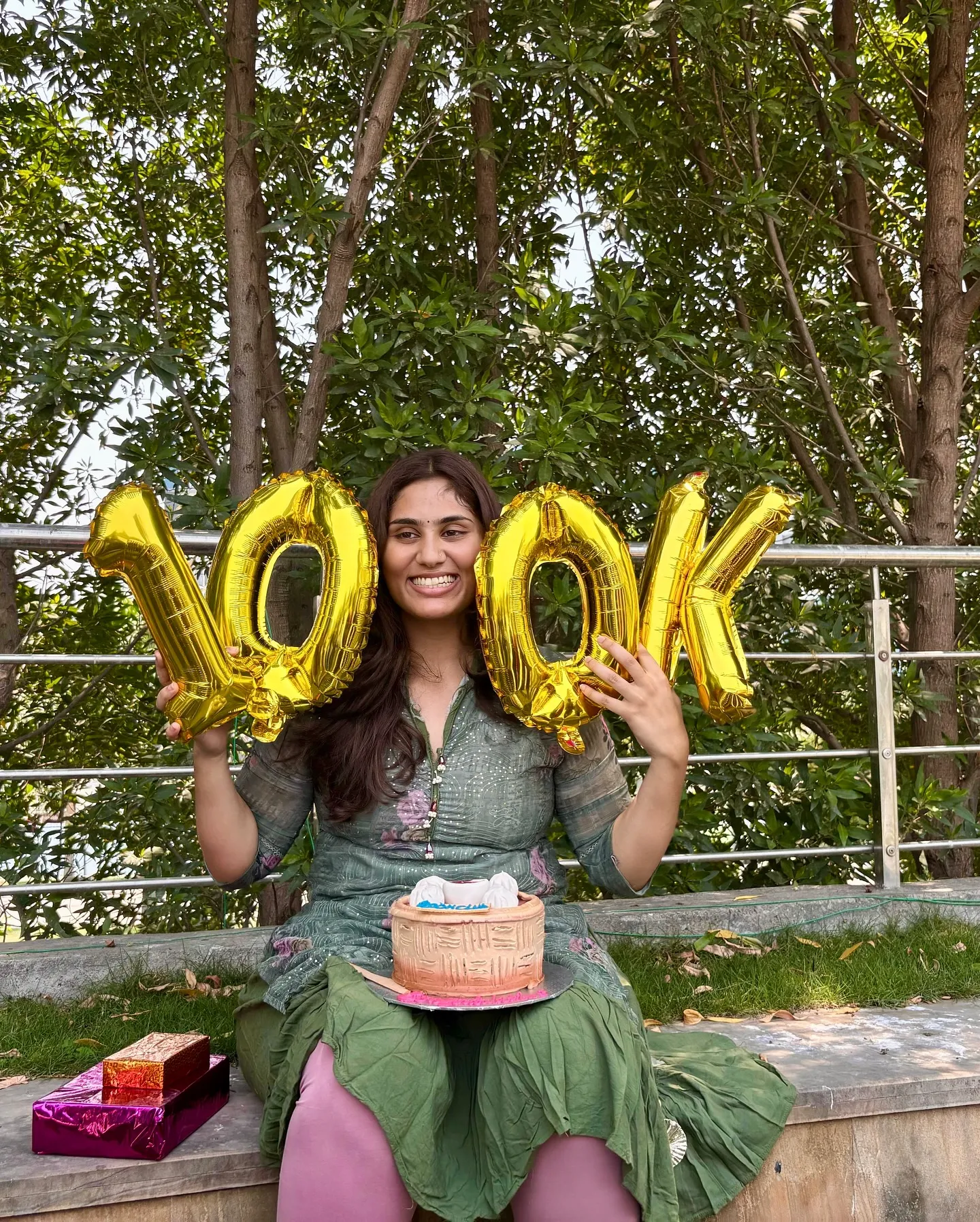 bigg boss season 9 divya nikitha age